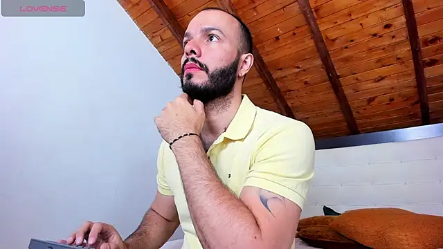 Snapshot of Tom_Bailey chatting on September 28, 2025, 12:21 pm Tom Bailey online show from September 28, 2025, 12:21 pm