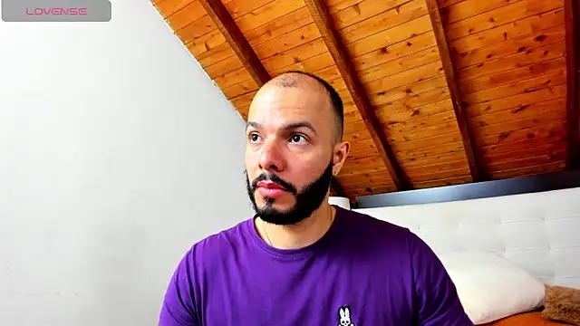 Snapshot of Tom_Bailey chatting on October 6, 2025, 12:57 pm Tom Bailey online show from October 6, 2025, 12:57 pm