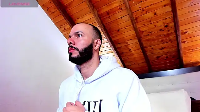 Snapshot of Tom_Bailey chatting on October 9, 2025, 12:47 pm Tom Bailey online show from October 9, 2025, 12:47 pm