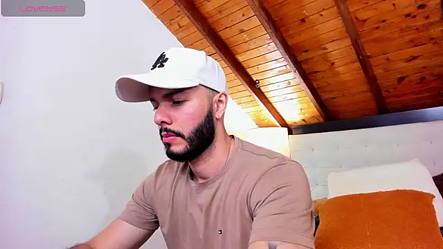 Snapshot of Tom_Bailey chatting on October 11, 2025, 12:36 pm Tom Bailey online show from October 11, 2025, 12:36 pm