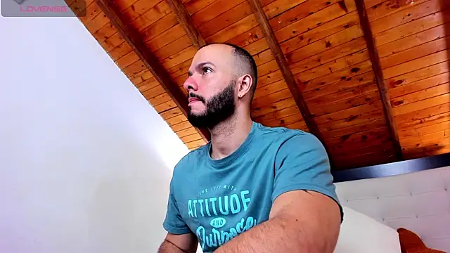 Snapshot of Tom_Bailey chatting on October 20, 2025, 12:38 pm Tom Bailey online show from October 20, 2025, 12:38 pm