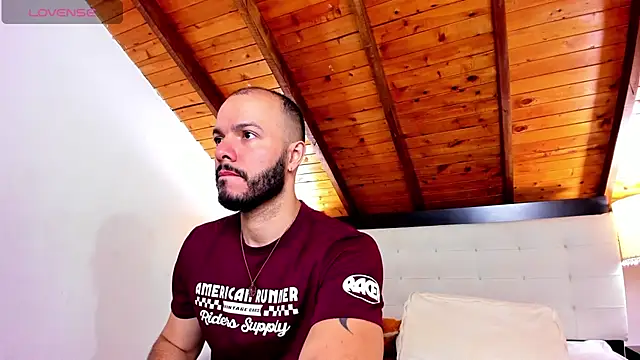 Snapshot of Tom_Bailey chatting on October 21, 2025, 12:28 pm Tom Bailey online show from October 21, 2025, 12:28 pm