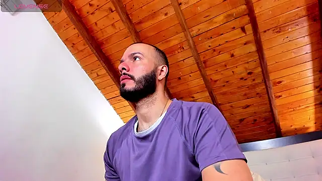 Snapshot of Tom_Bailey chatting on November 13, 2025, 12:59 pm Tom Bailey online show from November 13, 2025, 12:59 pm