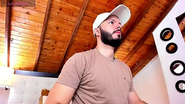 Snapshot of Tom_Bailey chatting on November 25, 2025, 12:49 pm Tom Bailey online show from November 25, 2025, 12:49 pm