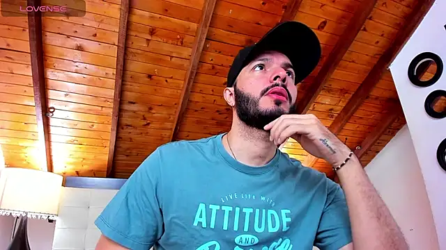 Snapshot of Tom_Bailey chatting on November 29, 2025, 12:41 pm Tom Bailey online show from November 29, 2025, 12:41 pm