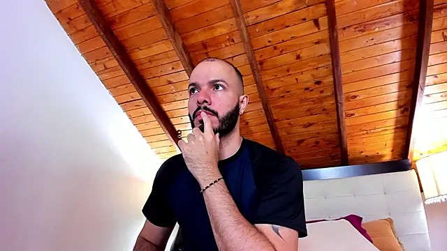 Snapshot of Tom_Bailey chatting on December 1, 2025, 12:32 pm Tom Bailey online show from December 1, 2025, 12:32 pm