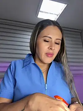 Snapshot of ALONDRAMILF chatting on February 2, 2025, 4:48 am ALONDRAMILF online show from February 2, 2025, 4:48 am