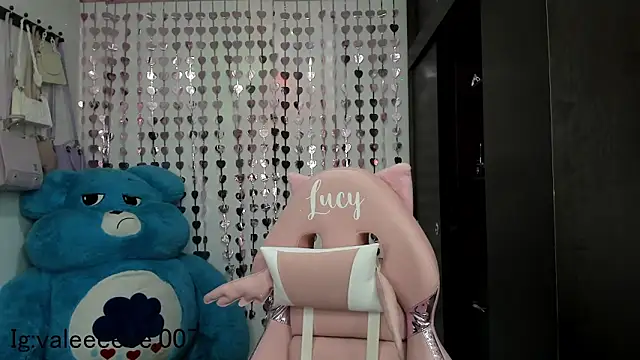 Snapshot of lucyy_tay chatting on December 7, 2024, 3:25 am lucyy tay online show from December 7, 2024, 3:25 am