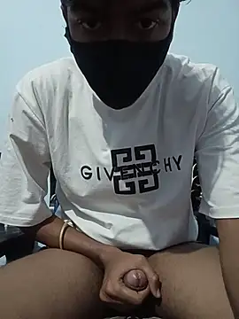 hotvarunrita online show from November 6, 2025, 1:56 pm