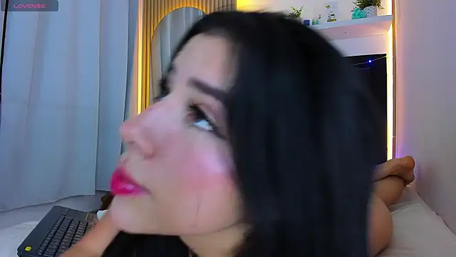 steisy star online show from December 13, 2025, 8:04 pm