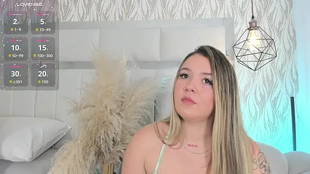 Snapshot of 1m_dalhia chatting on November 21, 2025, 8:40 pm 1m dalhia online show from November 21, 2025, 8:40 pm