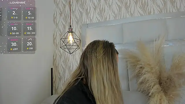 Snapshot of 1m_dalhia chatting on December 1, 2025, 8:36 pm 1m dalhia online show from December 1, 2025, 8:36 pm