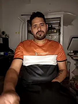 Snapshot of Joselatino23 chatting on November 9, 2025, 6:01 am Joselatino23 online show from November 9, 2025, 6:01 am