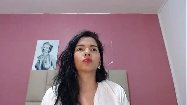 Snapshot of Amelia_Debora_Antonella chatting on January 30, 2025, 12:37 pm Amelia Debora Antonella online show from January 30, 2025, 12:37 pm