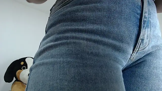 Snapshot of Amelia_Debora_Antonella chatting on October 22, 2025, 1:11 pm Amelia Debora Antonella online show from October 22, 2025, 1:11 pm