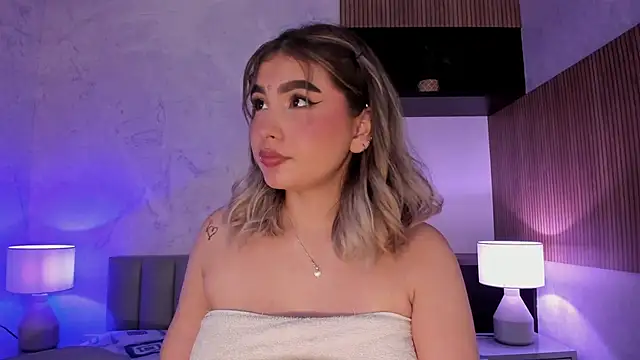 Snapshot of SamantaBone chatting on December 28, 2024, 12:57 am SamantaBone online show from December 28, 2024, 12:57 am