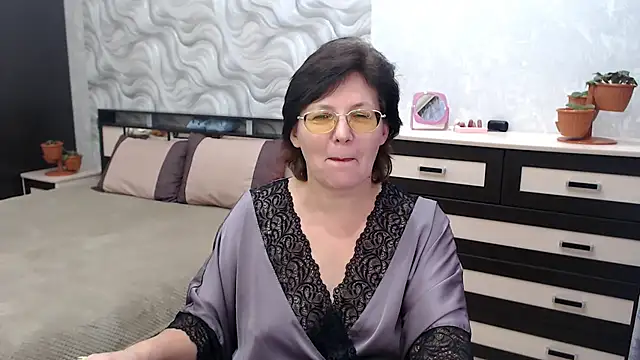 Snapshot of VitaCharm chatting on December 9, 2024, 7:50 pm VitaCharm online show from December 9, 2024, 7:50 pm