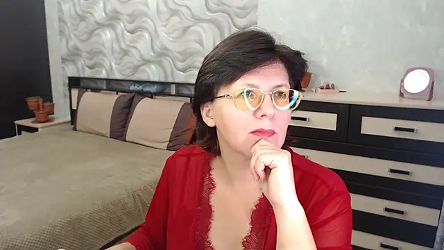 Snapshot of VitaCharm chatting on December 10, 2024, 8:27 pm VitaCharm online show from December 10, 2024, 8:27 pm