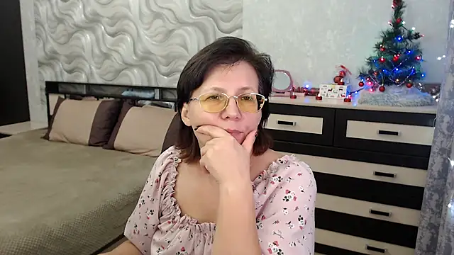 Snapshot of VitaCharm chatting on January 10, 2025, 10:36 pm VitaCharm online show from January 10, 2025, 10:36 pm