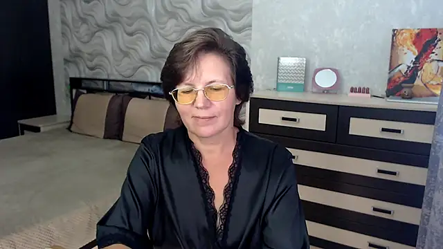 Snapshot of VitaCharm chatting on September 8, 2025, 8:30 pm VitaCharm online show from September 8, 2025, 8:30 pm