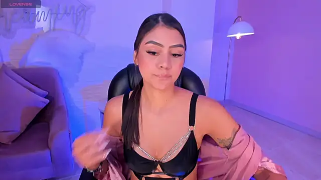 Snapshot of AllyJensen chatting on February 7, 2025, 12:06 pm AllyJensen online show from February 7, 2025, 12:06 pm