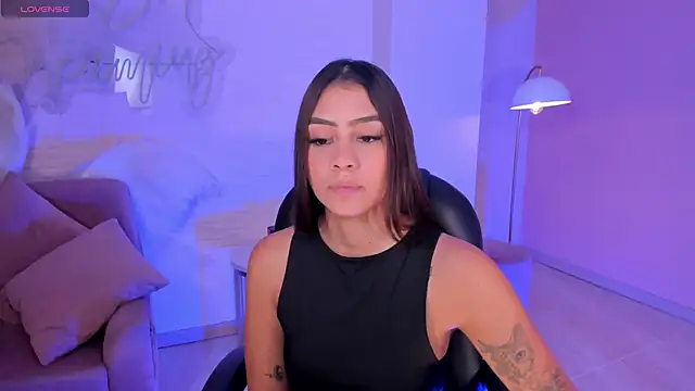 Snapshot of AllyJensen chatting on February 9, 2025, 6:01 am AllyJensen online show from February 9, 2025, 6:01 am