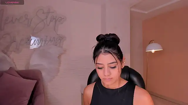 Snapshot of AllyJensen chatting on February 15, 2025, 6:55 pm AllyJensen online show from February 15, 2025, 6:55 pm