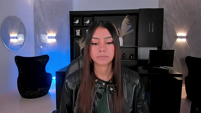 Snapshot of AllyJensen chatting on October 4, 2025, 10:35 am AllyJensen online show from October 4, 2025, 10:35 am