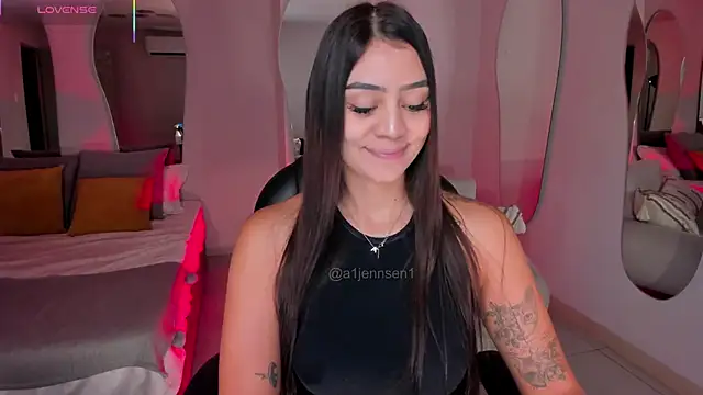 Snapshot of AllyJensen chatting on November 28, 2025, 10:29 am AllyJensen online show from November 28, 2025, 10:29 am