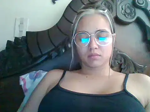 Snapshot of trianabell chatting on January 21, 2025, 8:54 pm trianabell online show from January 21, 2025, 8:54 pm