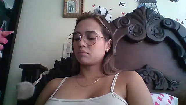 trianabell online show from October 27, 2025, 4:55 pm