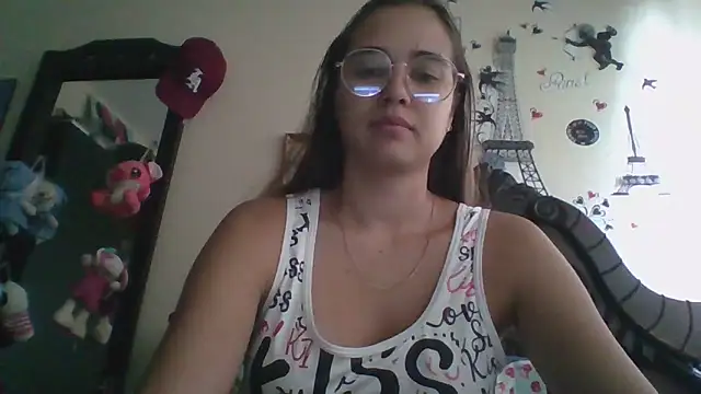 trianabell online show from November 9, 2025, 6:50 pm