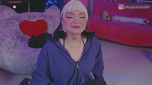 Snapshot of sensualkattt chatting on December 14, 2025, 3:39 pm sensualkattt online show from December 14, 2025, 3:39 pm