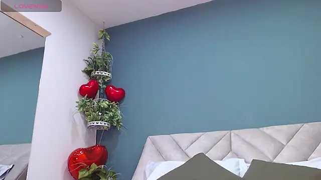 SharisWillian online show from March 13, 2025, 4:05 am