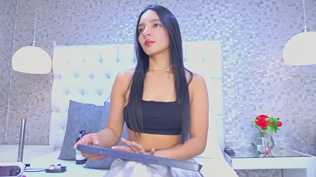 Snapshot of MiaSweeths chatting on November 18, 2025, 9:36 am MiaSweeths online show from November 18, 2025, 9:36 am