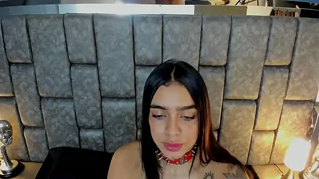 Snapshot of Foxy_Assh_ chatting on February 18, 2025, 2:38 pm Foxy Assh online show from February 18, 2025, 2:38 pm