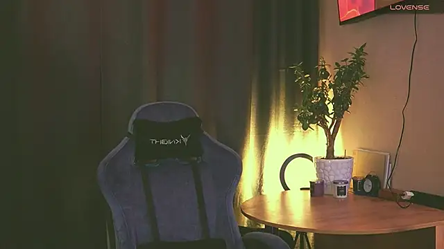 Snapshot of Polusladkoye chatting on February 18, 2025, 6:15 pm Polusladkoye online show from February 18, 2025, 6:15 pm