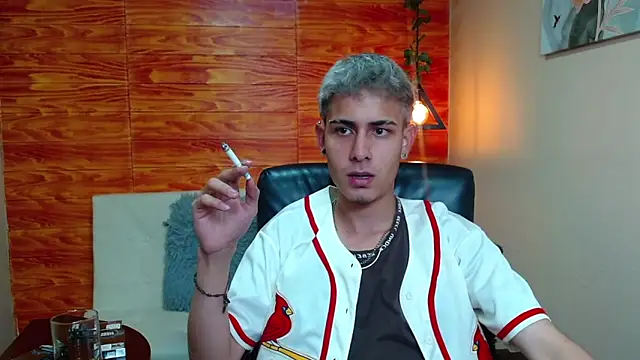 Bastiaan 28 online show from December 20, 2024, 1:36 am