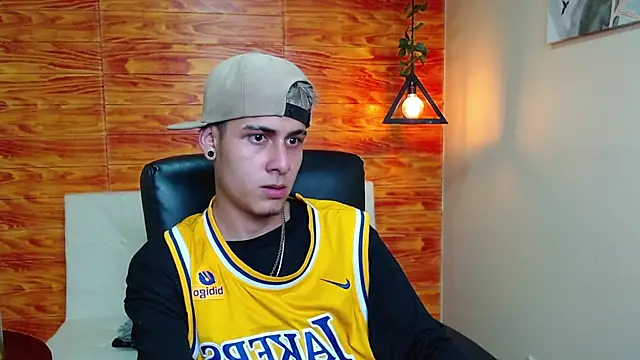 Bastiaan 28 online show from December 28, 2024, 9:52 am