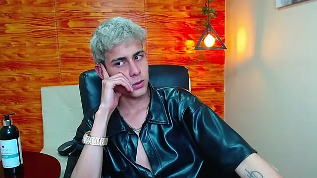 Bastiaan 28 online show from January 5, 2025, 2:19 pm