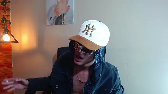 Bastiaan 28 online show from February 14, 2025, 7:59 am