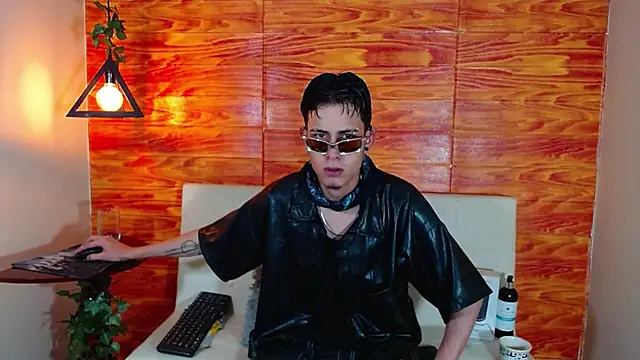 Bastiaan 28 online show from March 8, 2025, 2:23 am