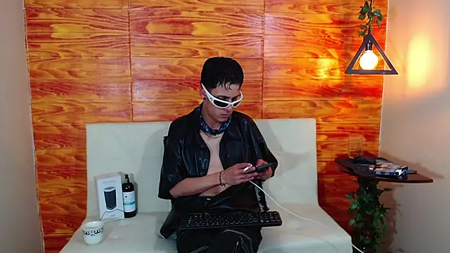 Bastiaan 28 online show from March 8, 2025, 8:33 am