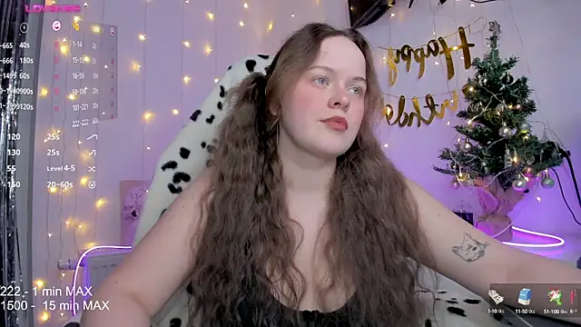 Snapshot of HANNA_MONTANAS chatting on December 22, 2024, 5:21 pm HANNA MONTANAS online show from December 22, 2024, 5:21 pm