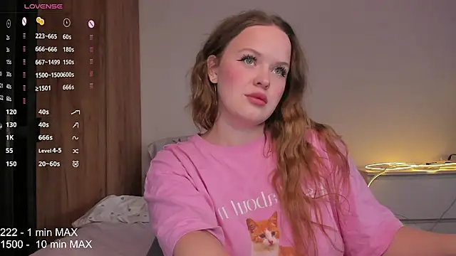 Snapshot of HANNA_MONTANAS chatting on October 3, 2025, 1:30 pm HANNA MONTANAS online show from October 3, 2025, 1:30 pm