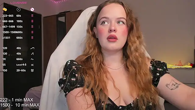 Snapshot of HANNA_MONTANAS chatting on October 16, 2025, 8:32 pm HANNA MONTANAS online show from October 16, 2025, 8:32 pm