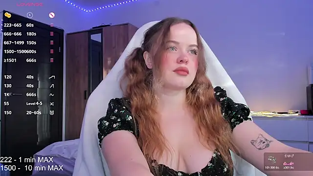 Snapshot of HANNA_MONTANAS chatting on October 19, 2025, 1:23 pm HANNA MONTANAS online show from October 19, 2025, 1:23 pm