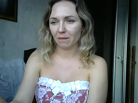 Snapshot of AngelinaLove28 chatting on February 6, 2025, 2:04 pm AngelinaLove28 online show from February 6, 2025, 2:04 pm