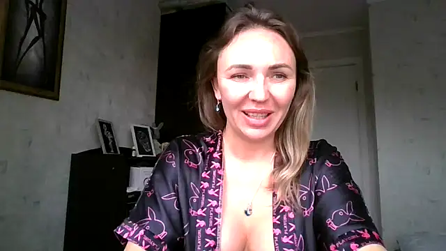 Snapshot of AngelinaLove28 chatting on September 28, 2025, 6:41 am AngelinaLove28 online show from September 28, 2025, 6:41 am