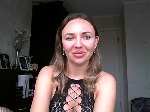 Snapshot of AngelinaLove28 chatting on October 13, 2025, 6:24 am AngelinaLove28 online show from October 13, 2025, 6:24 am
